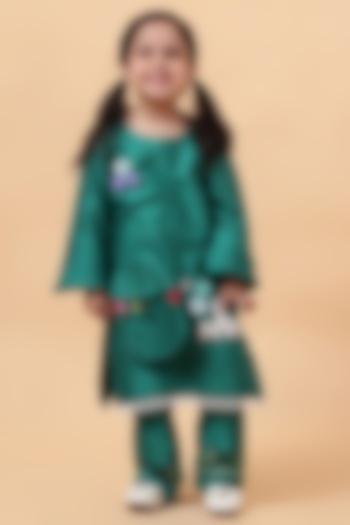 Green Chanderi Silk Motif Hand Embroidered Kurta Set For Girls by House of Tushaom - Kids at Pernia's Pop Up Shop