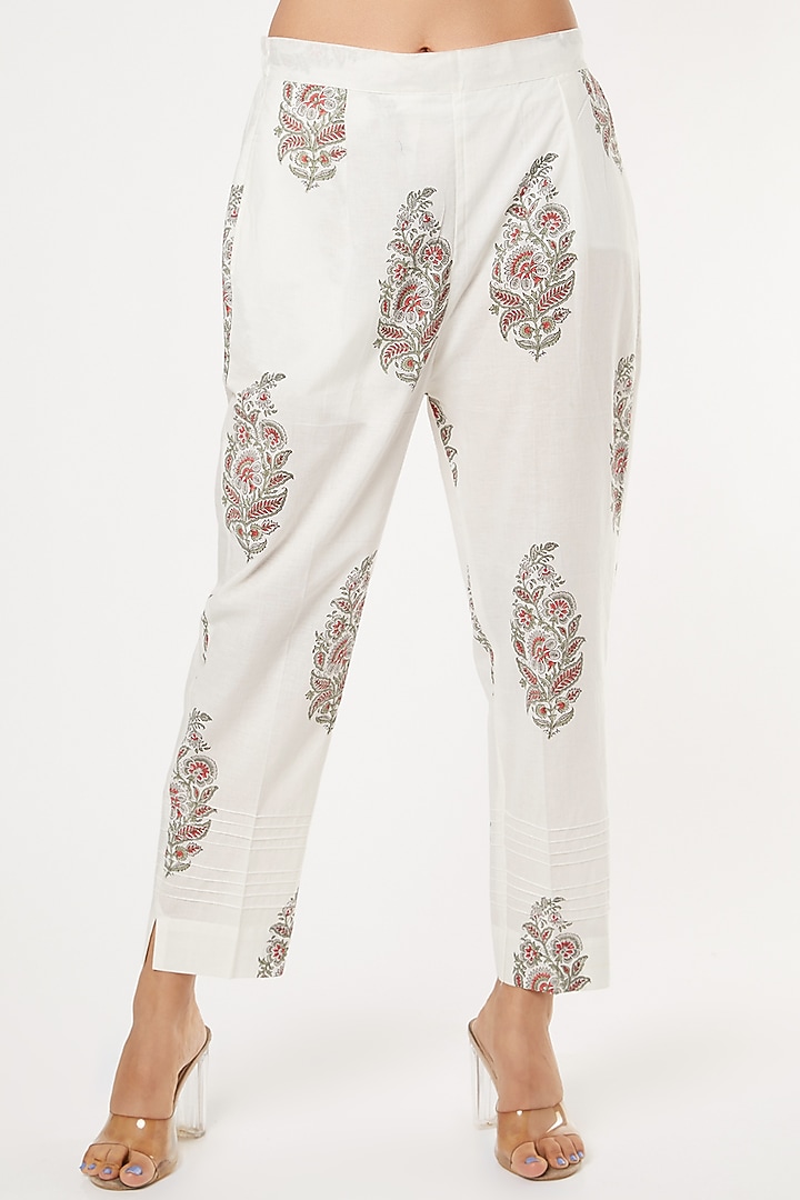 Grey & Red Floral Printed Straight Kurta Set by Inara Jaipur at Pernia's Pop Up Shop