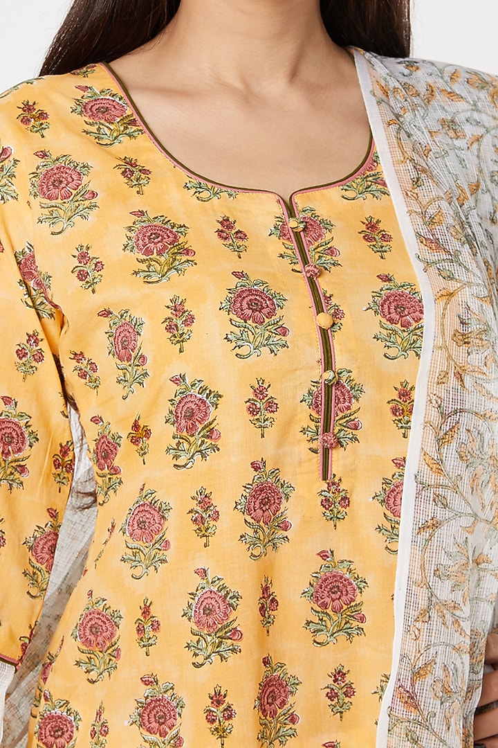 Yellow & Red Floral Printed Straight Kurta with Dupatta by Inara Jaipur at Pernia's Pop Up Shop