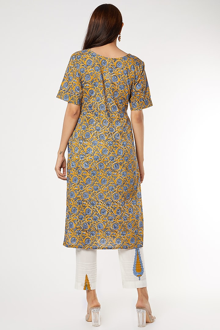 Mehendi Green & Purple Floral Printed Straight Kurta Set by Inara Jaipur at Pernia's Pop Up Shop