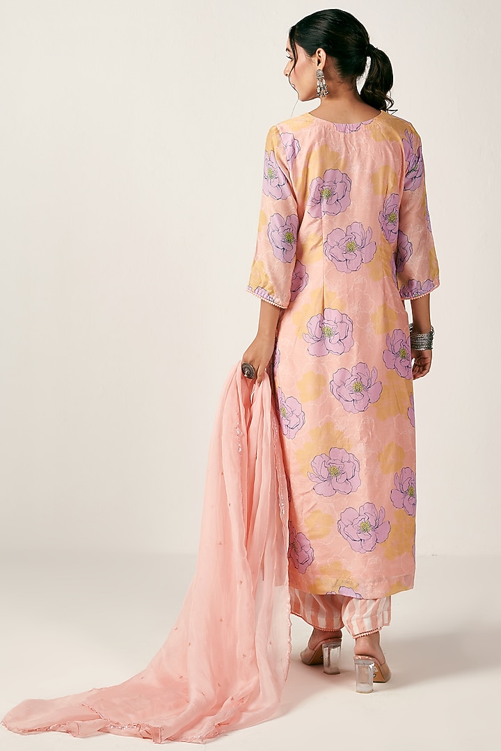 Blush Pink Cotton Silk Floral Printed Kurta Set by Blooming Threads at Pernia's Pop Up Shop
