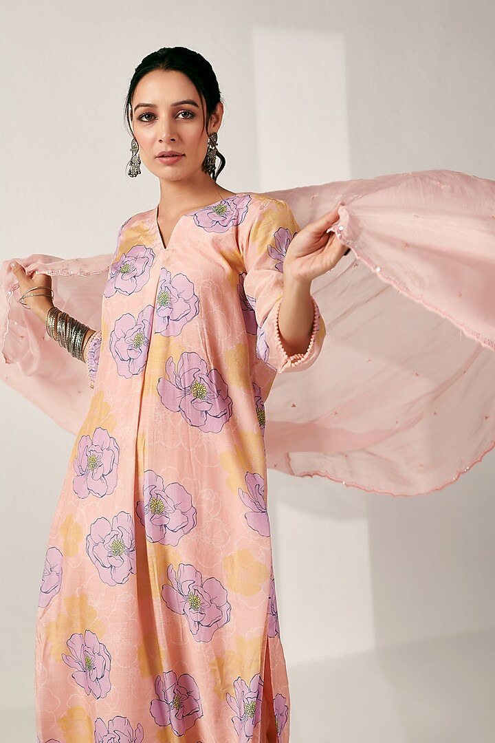 Blush Pink Cotton Silk Floral Printed Kurta Set by Blooming Threads at Pernia's Pop Up Shop