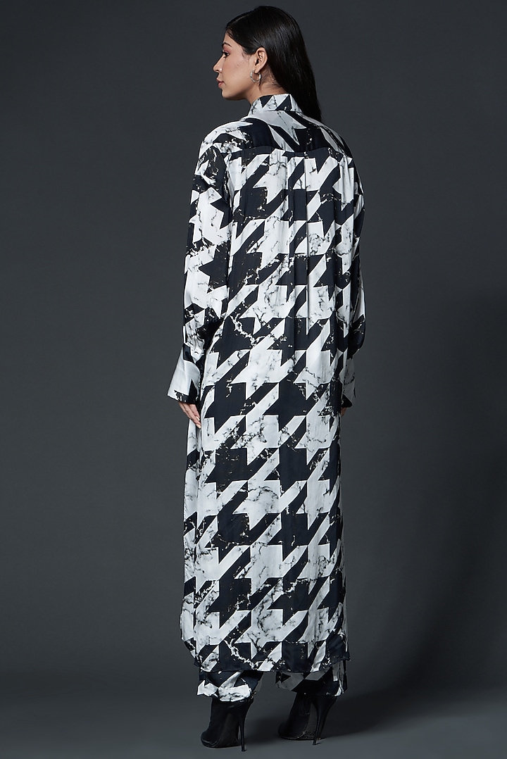 Black & White Printed Knotted Shirt by Inca at Pernia's Pop Up Shop