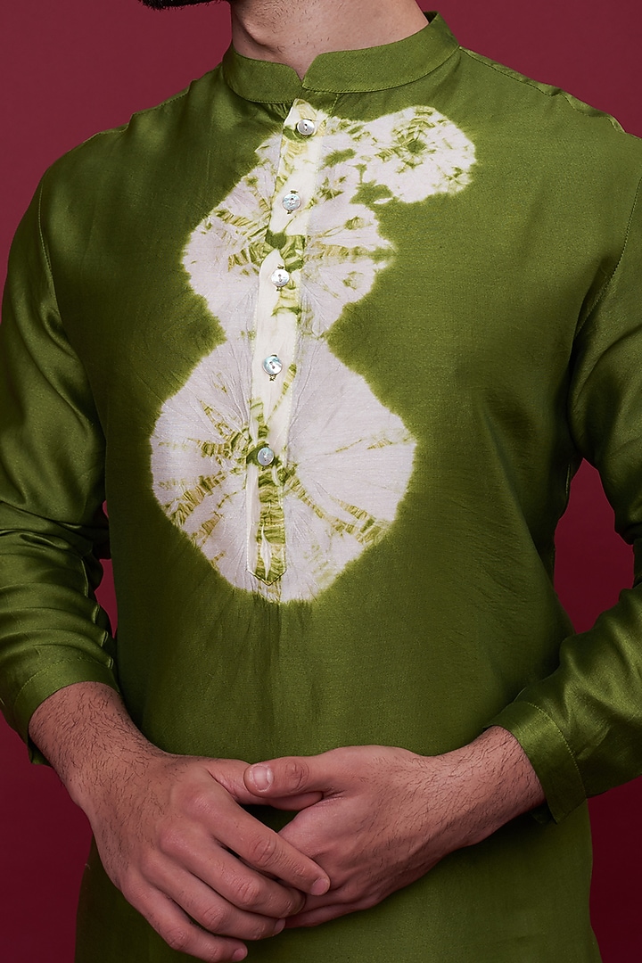 Green Silk Chanderi Kurta by Inca men at Pernia's Pop Up Shop