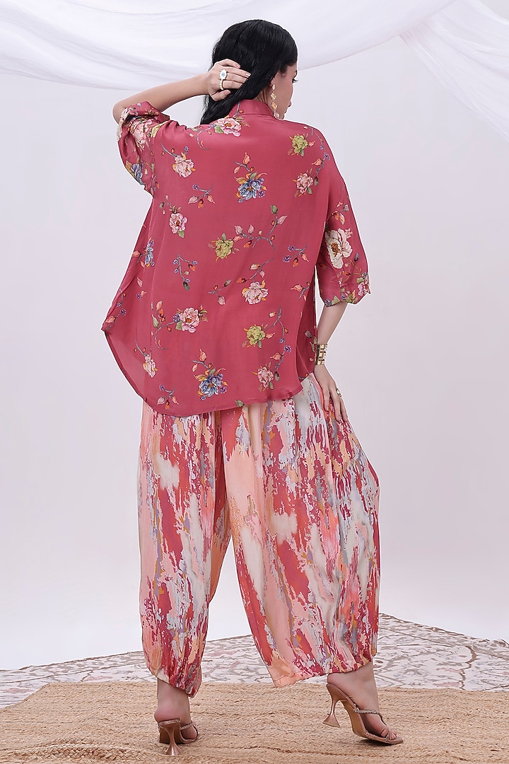 Peach Crepe Floral Embroidered Kurta Set by Inddivogue at Pernia's Pop Up Shop
