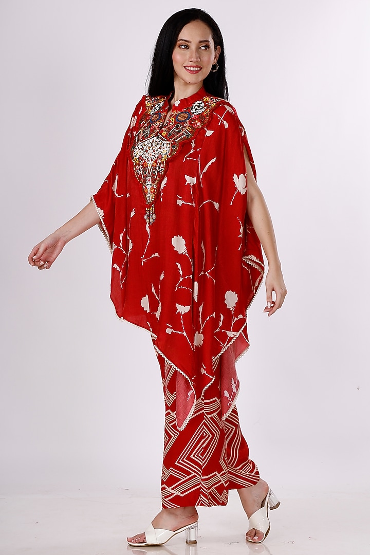 Red & Cream Gajji Silk Handwork Cape Set by Inddivogue at Pernia's Pop Up Shop