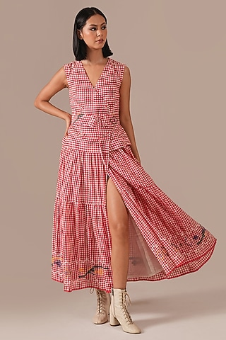 Red Handwoven Jamdani Wrap Dress With Belt by Indigo Dreams