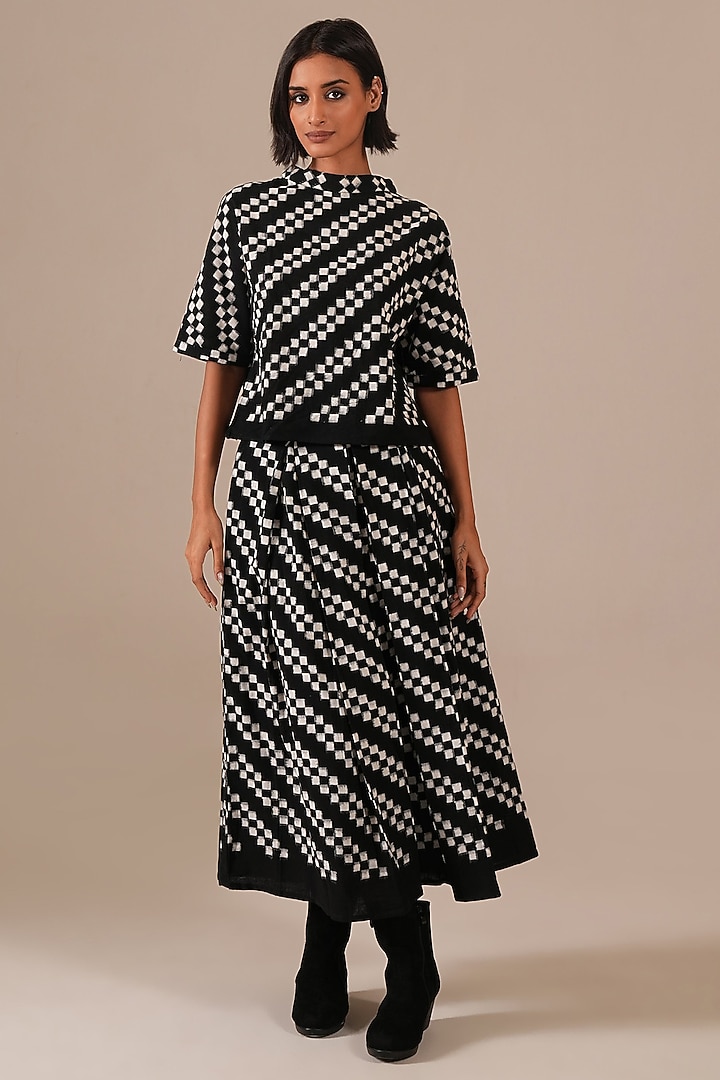 Black Handwoven Jamdani & Cotton Gathered Skirt Set by Indigo Dreams at Pernia's Pop Up Shop