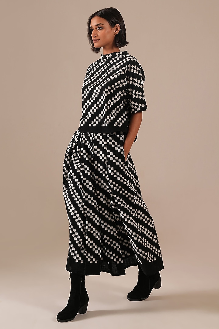 Black Handwoven Jamdani & Cotton Gathered Skirt Set by Indigo Dreams at Pernia's Pop Up Shop