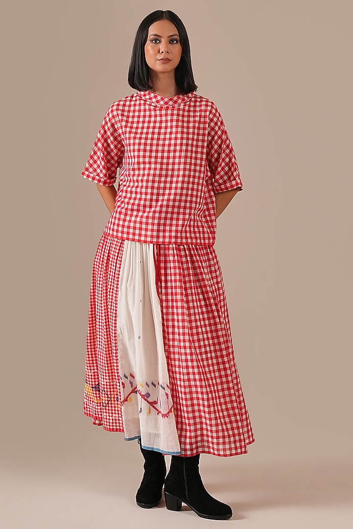 Ivory & Red Handwoven Jamdani Skirt Set by Indigo Dreams at Pernia's Pop Up Shop