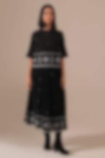 Black Handwoven Jamdani & Cotton Gathered Skirt Set by Indigo Dreams at Pernia's Pop Up Shop