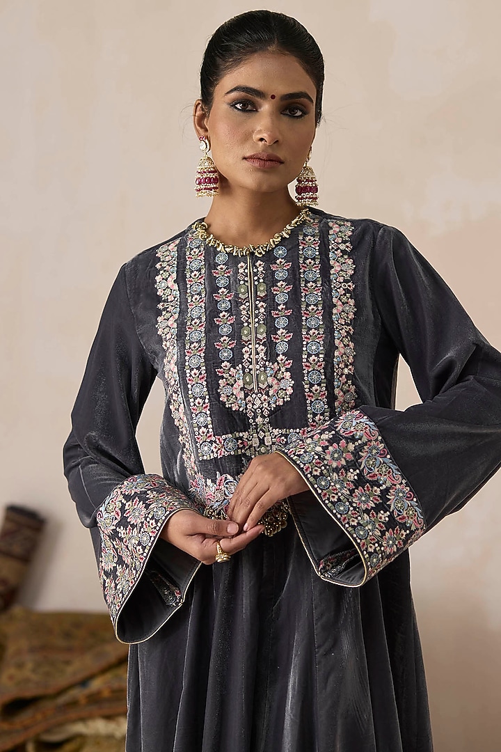 Grey Velvet Thread & Metal Coin Embroidered Kurta Set by Inej at Pernia's Pop Up Shop
