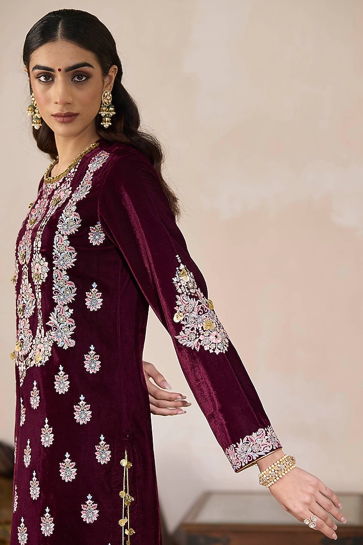 Wine Velvet Tassels & Sequins Embroidered Straight Kurta Set by Inej at Pernia's Pop Up Shop