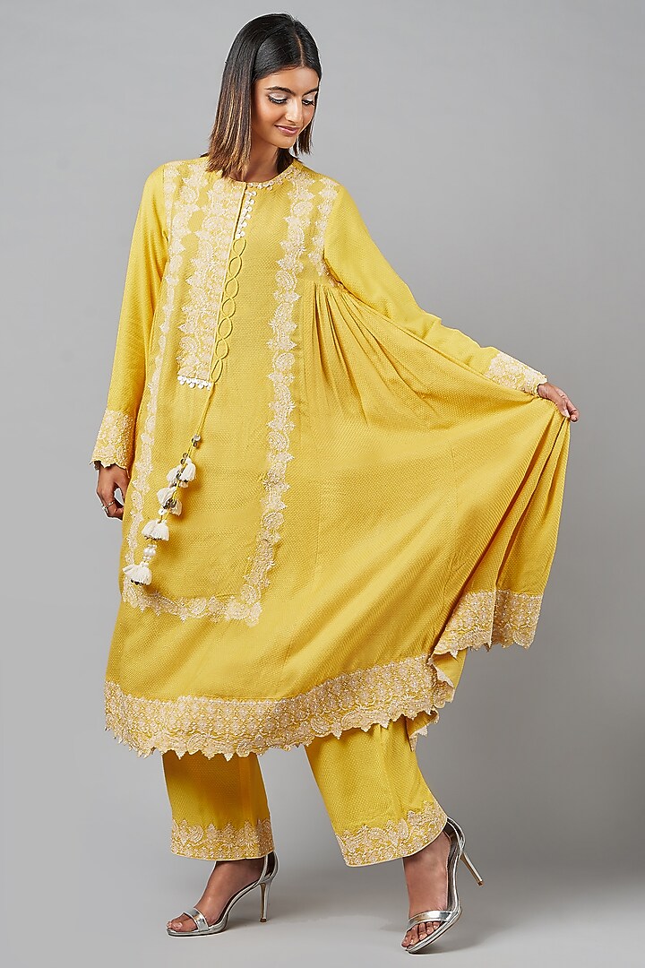 Yellow Rayon Flex Embroidered Kurta Set by Inej at Pernia's Pop Up Shop