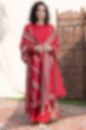 Red Aari Embroidered Party Wear Anarkali Set by Inej at Pernia's Pop Up Shop