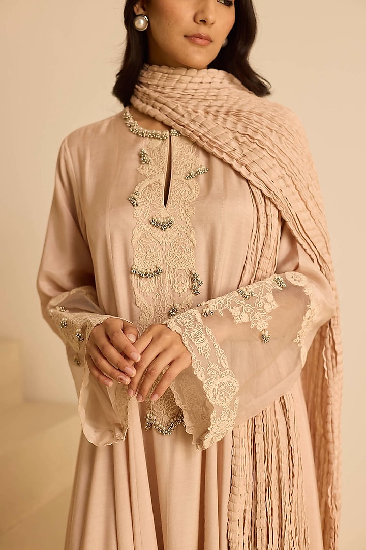 Peach Cotton Silk Dori Embroidered Kalidar Kurta Set by Inej at Pernia's Pop Up Shop