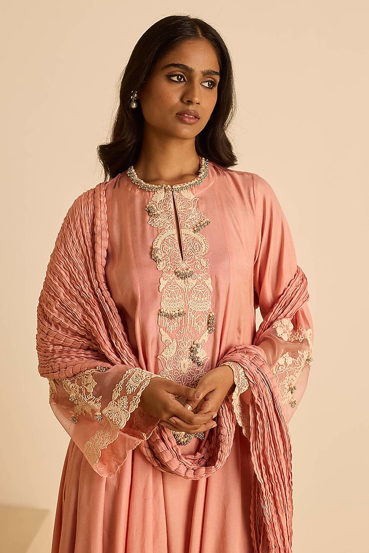 Pink Cotton Silk Dori Embroidered Kalidar Kurta Set by Inej at Pernia's Pop Up Shop