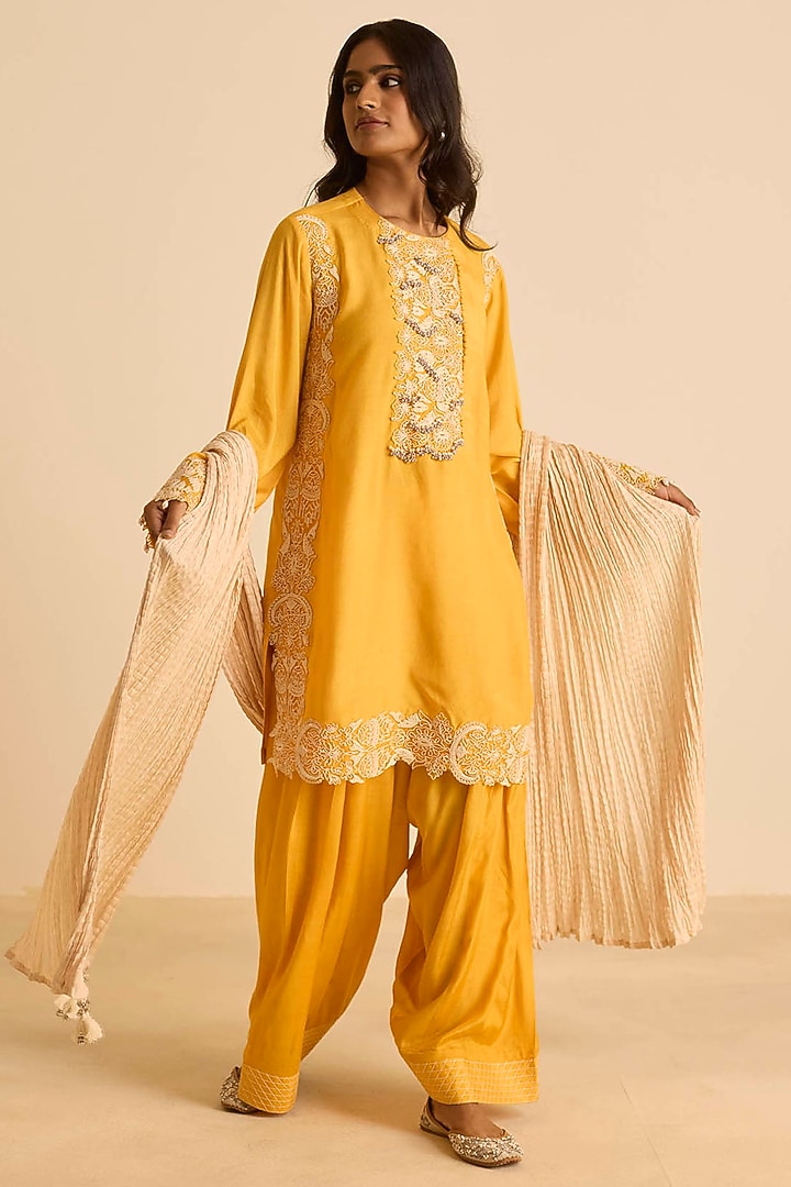 Orange Cotton Silk Dori Embroidered Kashmiri Short Kurta Set by Inej at Pernia's Pop Up Shop