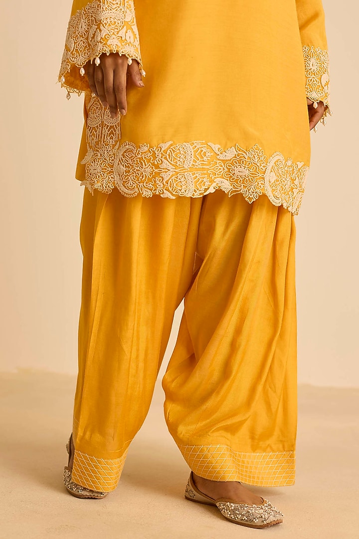 Orange Cotton Silk Dori Embroidered Kashmiri Short Kurta Set by Inej at Pernia's Pop Up Shop