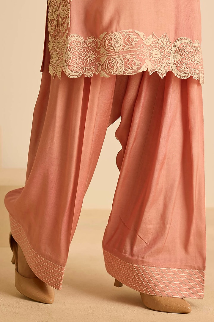 Pink Cotton Silk Dori Embroidered Kashmiri Short Kurta Set by Inej at Pernia's Pop Up Shop
