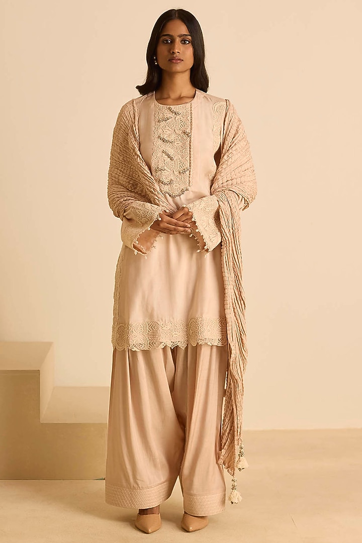 Peach Cotton Silk Dori Embroidered Kashmiri Short Kurta Set by Inej at Pernia's Pop Up Shop