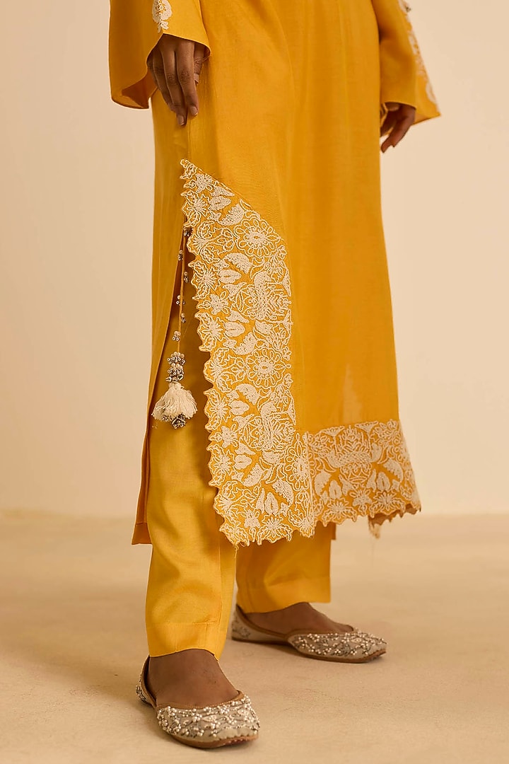 Orange Cotton Silk Dori Embroidered Straight Kurta Set by Inej at Pernia's Pop Up Shop