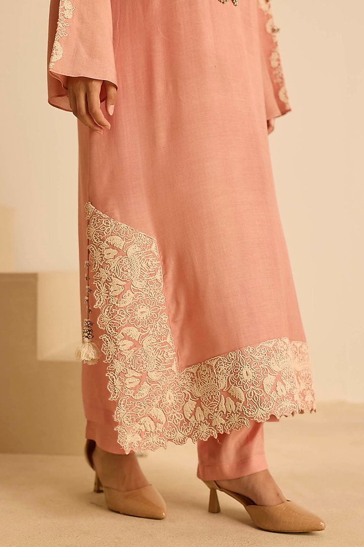 Pink Cotton Silk Dori Embroidered Straight Kurta Set by Inej at Pernia's Pop Up Shop