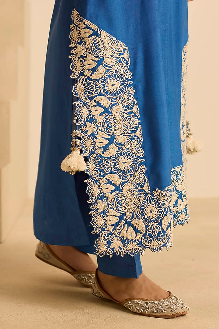 Blue Cotton Silk Dori Embroidered Straight Kurta Set by Inej at Pernia's Pop Up Shop