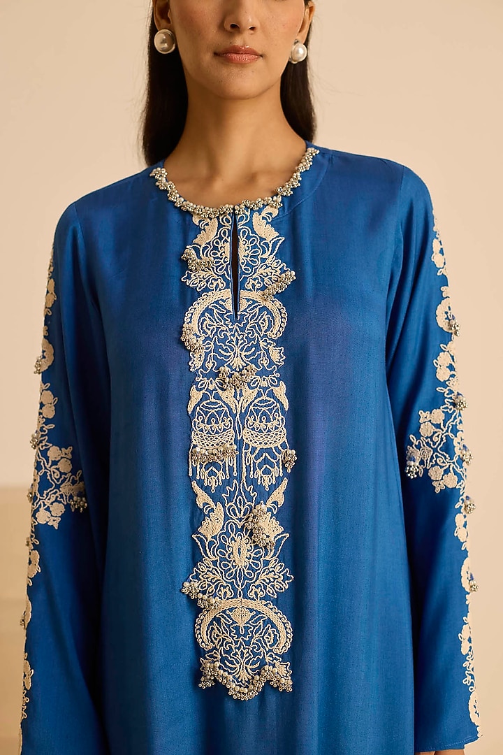 Blue Cotton Silk Dori Embroidered Straight Kurta Set by Inej at Pernia's Pop Up Shop