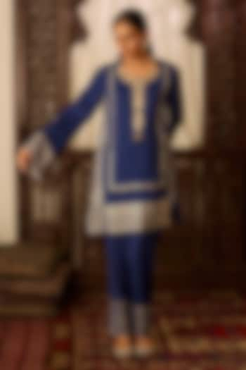 Navy Blue Cotton Silk Zari & Thread Embroidered Kashmiri Kurta Set by Inej at Pernia's Pop Up Shop