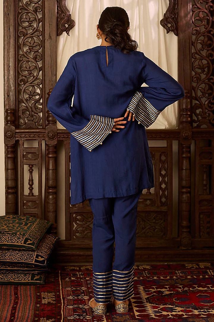 Navy Blue Cotton Silk Zari & Thread Embroidered Kashmiri Kurta Set by Inej at Pernia's Pop Up Shop