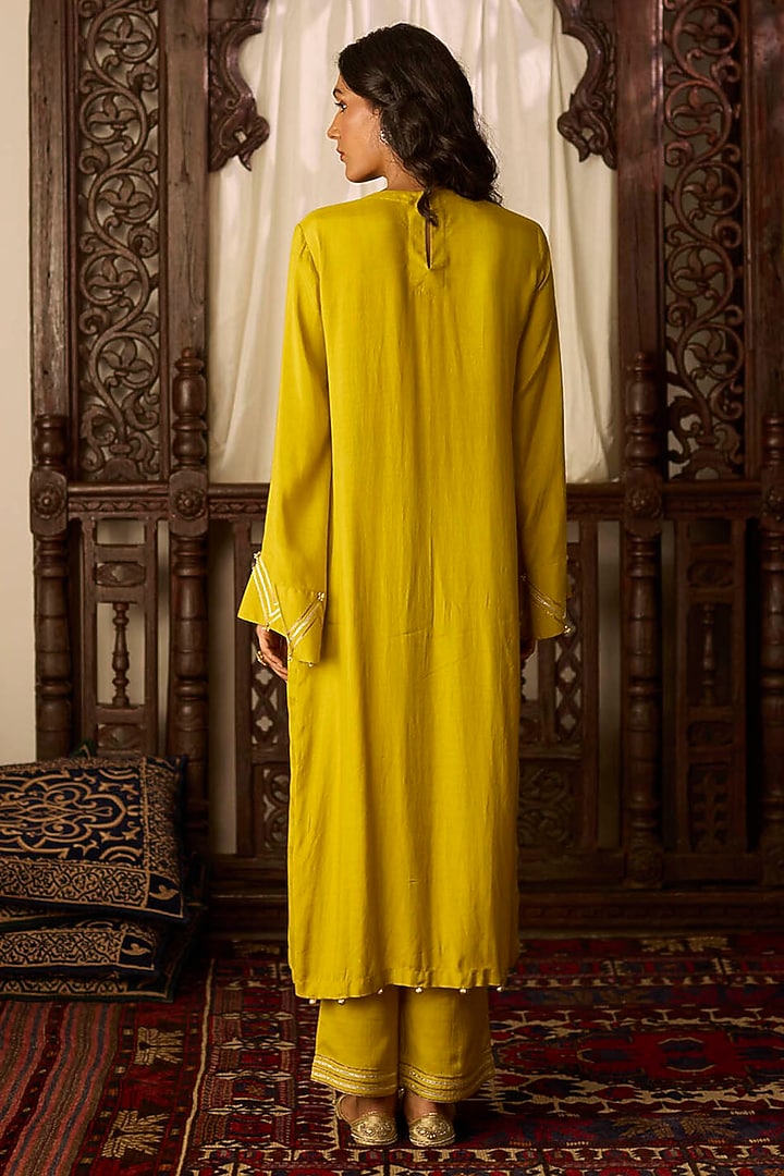 Mustard & Grey Cotton Silk Thread Embroidered Kurta Set by Inej at Pernia's Pop Up Shop