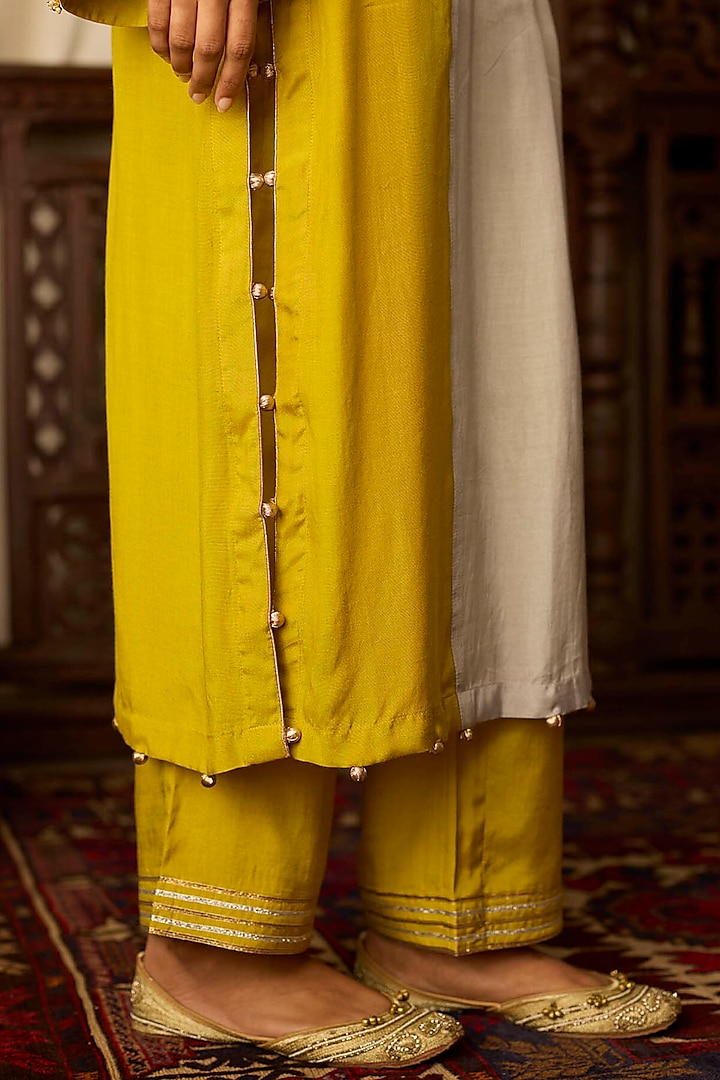 Mustard & Grey Cotton Silk Thread Embroidered Kurta Set by Inej at Pernia's Pop Up Shop