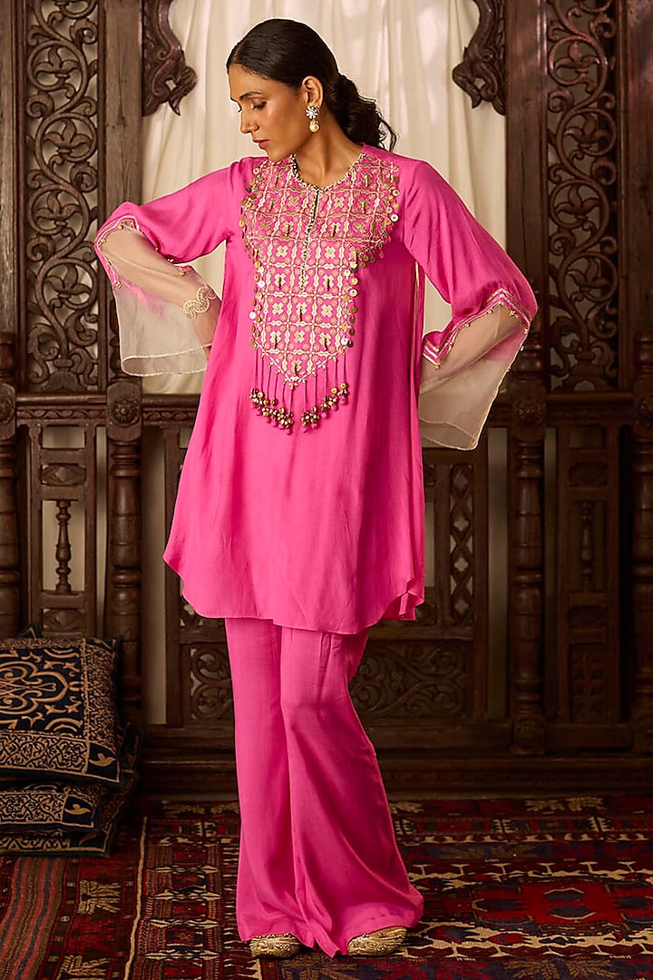 Hot Pink Cotton Silk Zari & Thread Embroidered High-Low Kurta Set by Inej at Pernia's Pop Up Shop