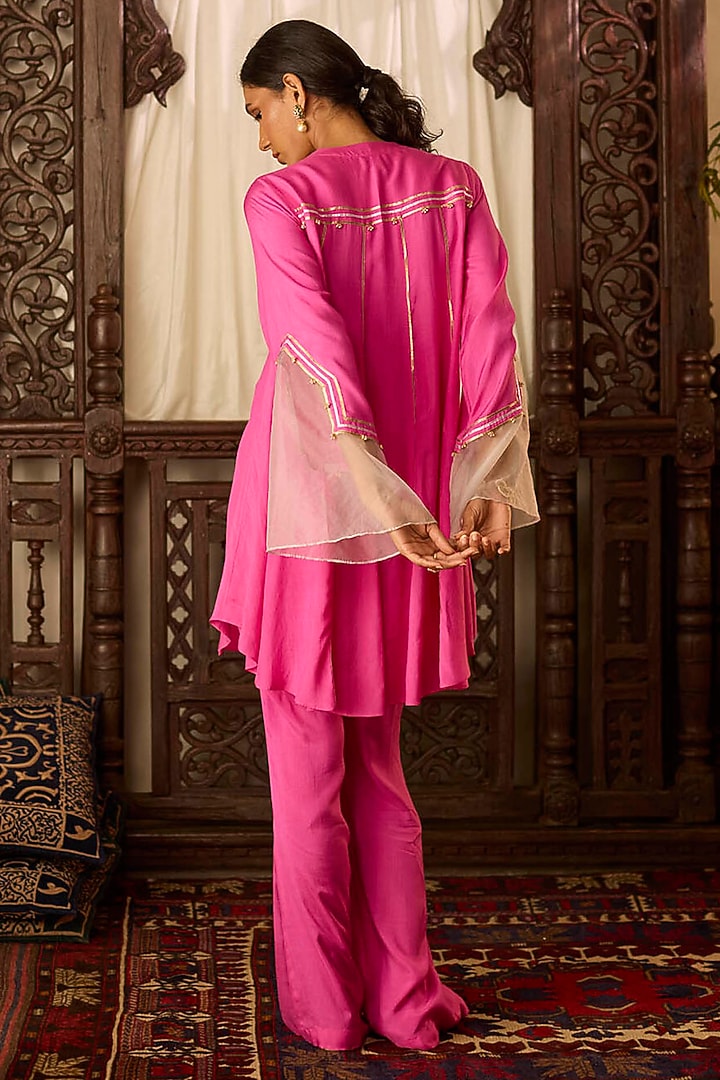 Hot Pink Cotton Silk Zari & Thread Embroidered High-Low Kurta Set by Inej at Pernia's Pop Up Shop