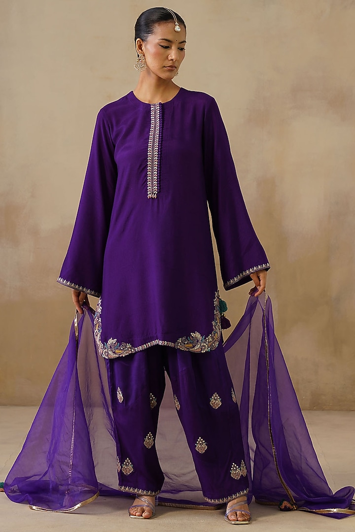 Purple Cotton Silk Thread Embroidered Kurta Set by Inej at Pernia's Pop Up Shop