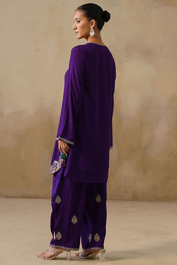 Purple Cotton Silk Thread Embroidered Kurta Set by Inej at Pernia's Pop Up Shop