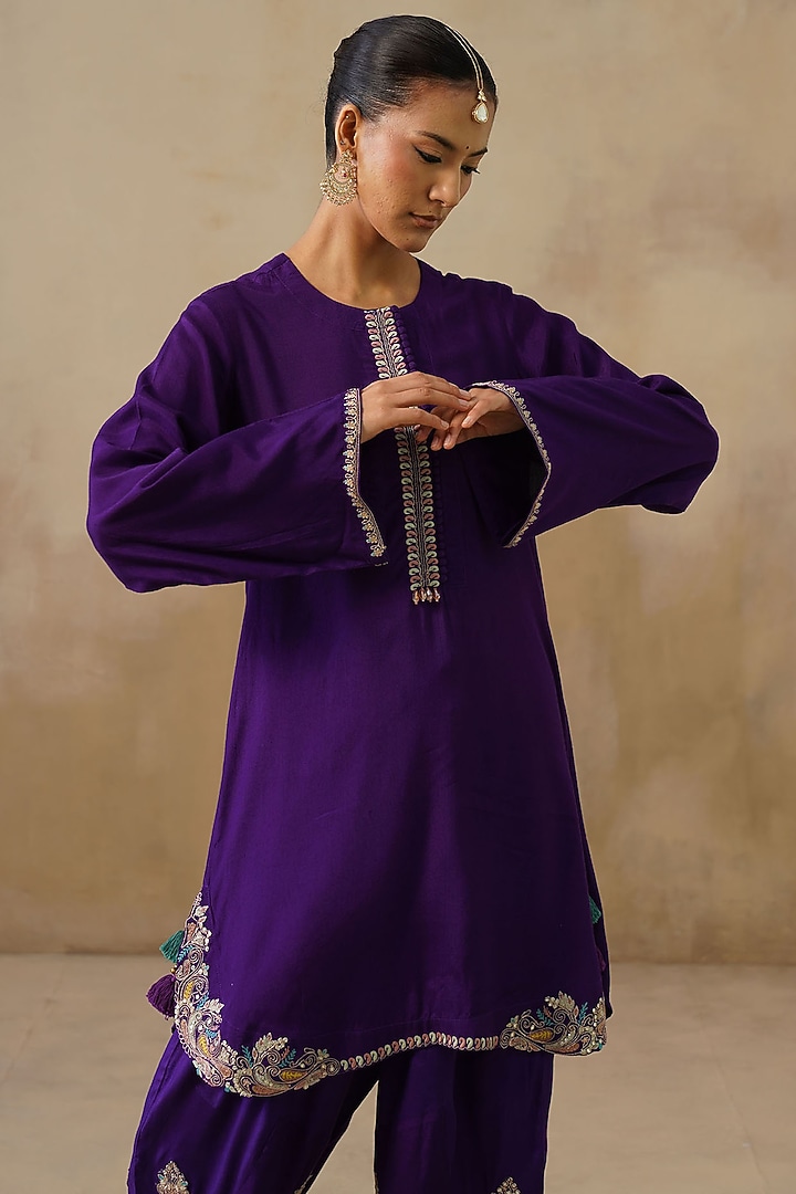 Purple Cotton Silk Thread Embroidered Kurta Set by Inej at Pernia's Pop Up Shop