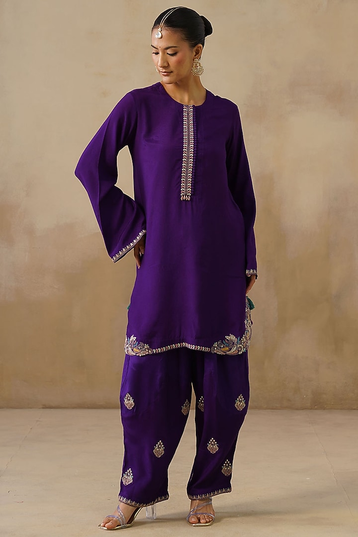 Purple Cotton Silk Thread Embroidered Kurta Set by Inej at Pernia's Pop Up Shop