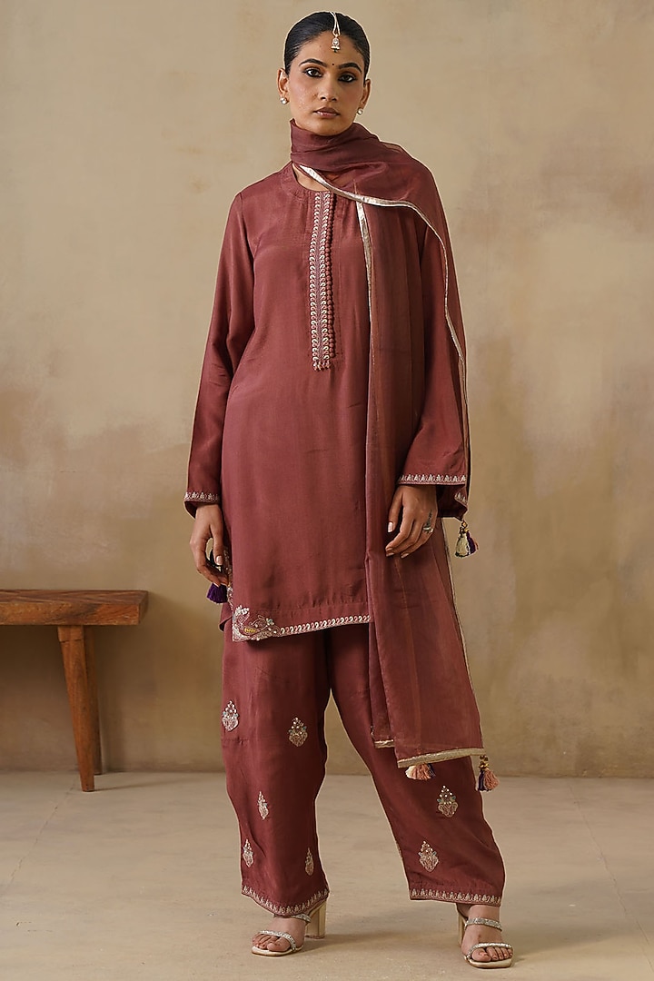Brown Cotton Silk Thread Embroidered Kurta Set by Inej at Pernia's Pop Up Shop