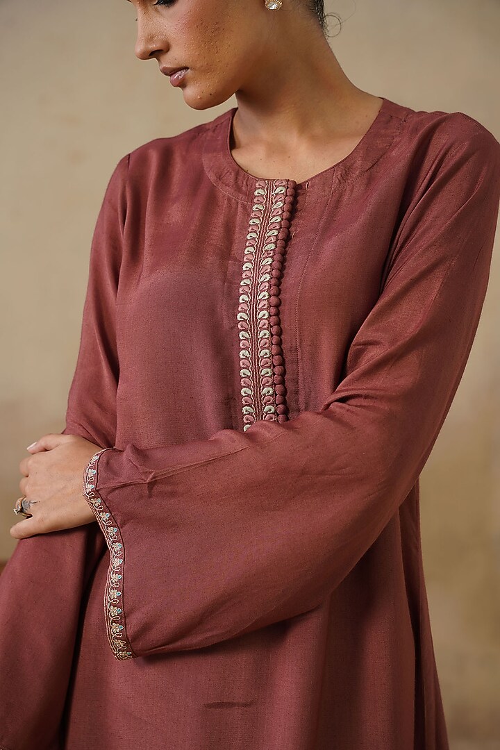 Brown Cotton Silk Thread Embroidered Kurta Set by Inej at Pernia's Pop Up Shop