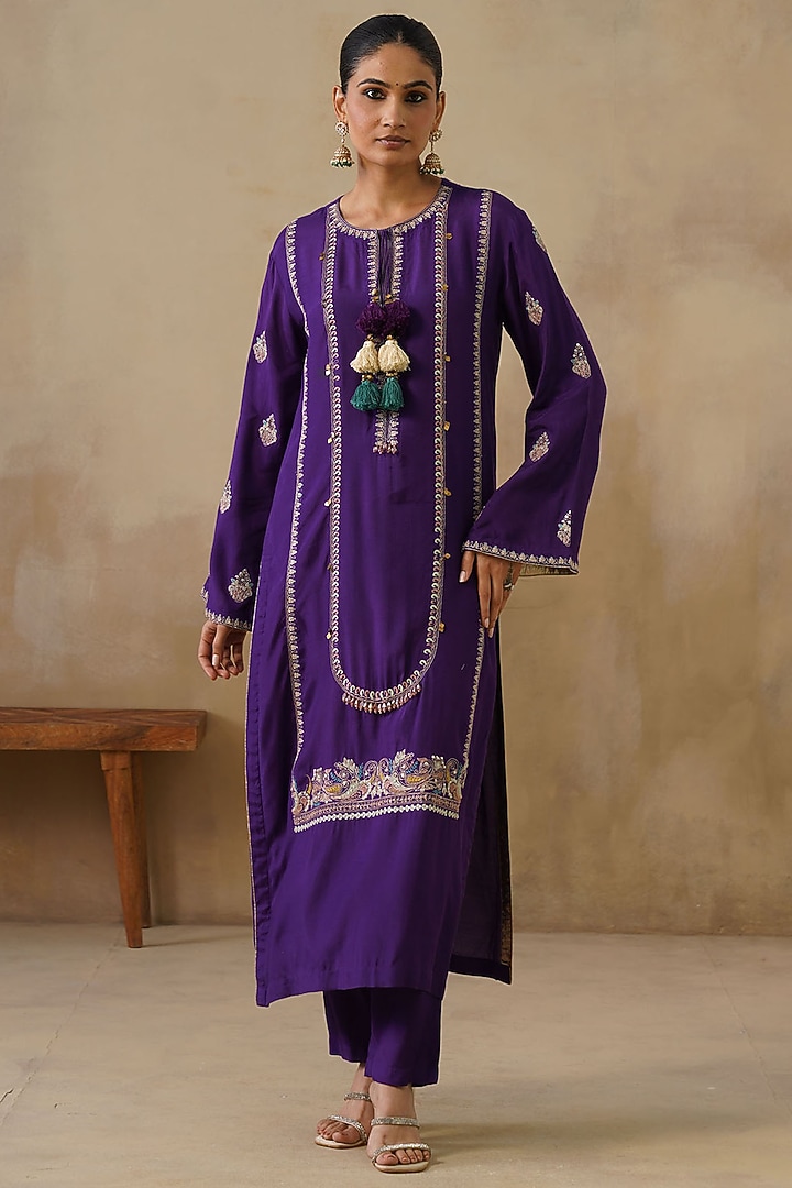 Purple Cotton Silk Thread Embroidered Straight-Cut Kurta Set by Inej at Pernia's Pop Up Shop