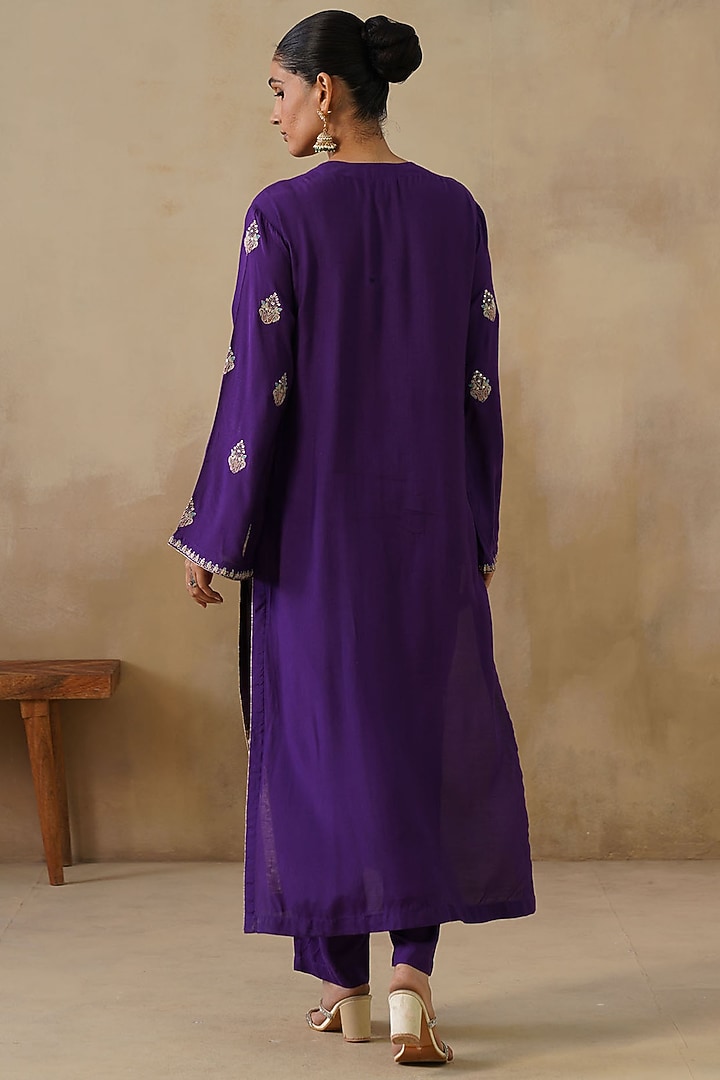 Purple Cotton Silk Thread Embroidered Straight-Cut Kurta Set by Inej at Pernia's Pop Up Shop