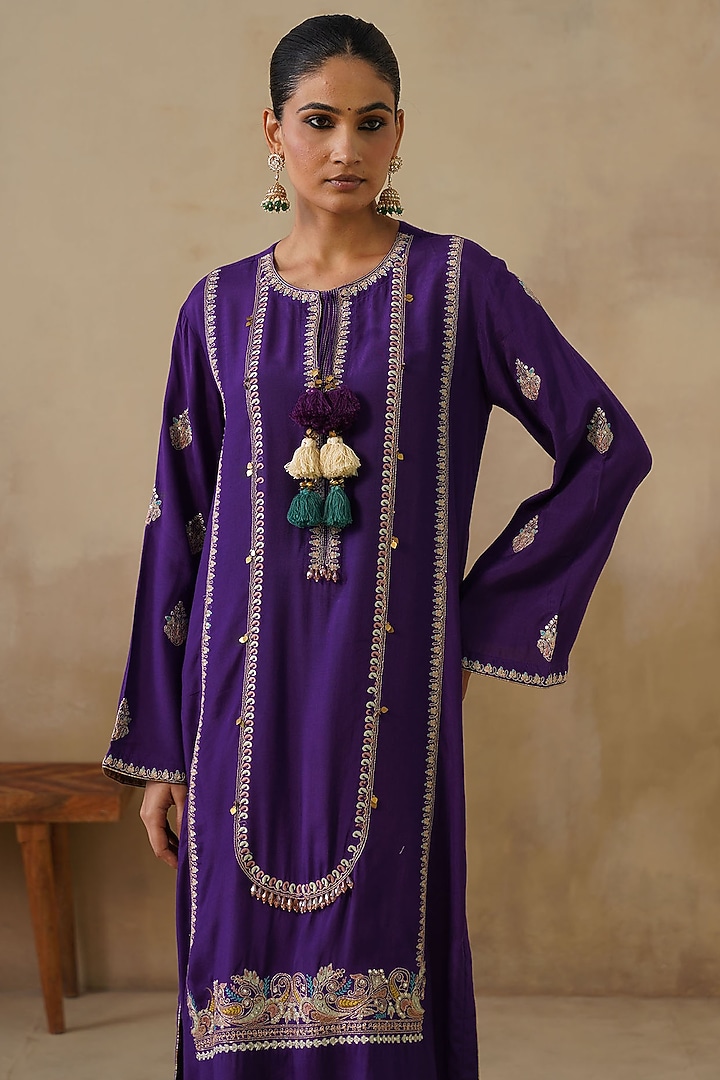 Purple Cotton Silk Thread Embroidered Straight-Cut Kurta Set by Inej at Pernia's Pop Up Shop