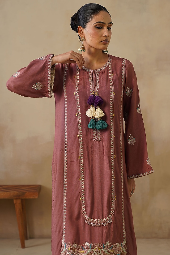 Brown Cotton Silk Thread Embroidered Straight-Cut Kurta Set by Inej at Pernia's Pop Up Shop
