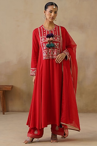 Red Cotton Silk Thread Embroidered Kalidar Kurta Set by Inej