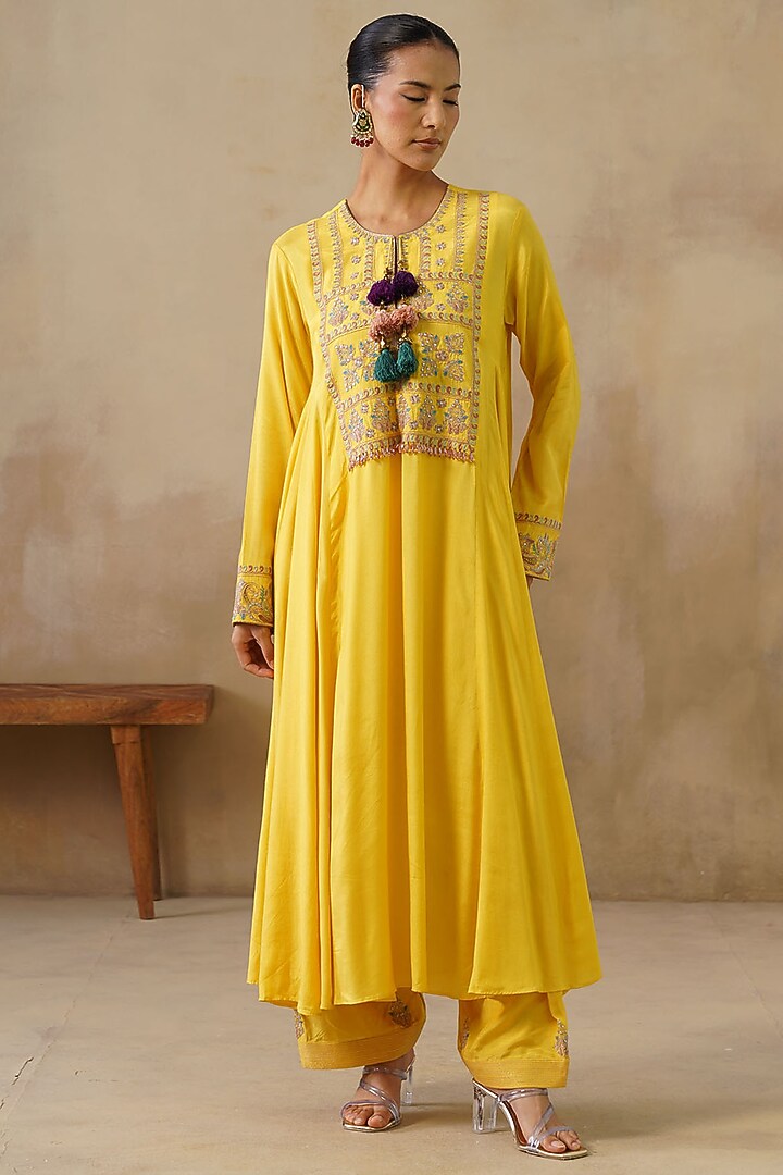 Yellow Cotton Silk Thread Embroidered Kalidar Kurta Set by Inej at Pernia's Pop Up Shop