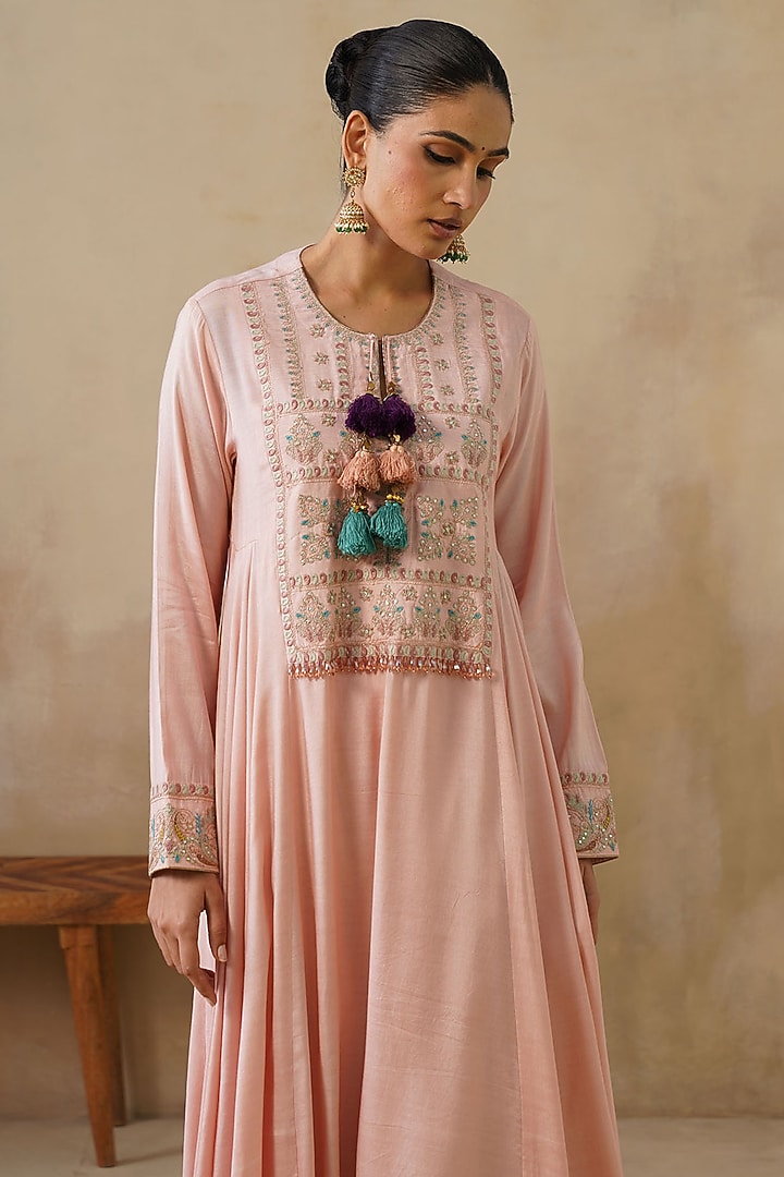 Pink Cotton Silk Thread Embroidered Kalidar Kurta Set by Inej at Pernia's Pop Up Shop