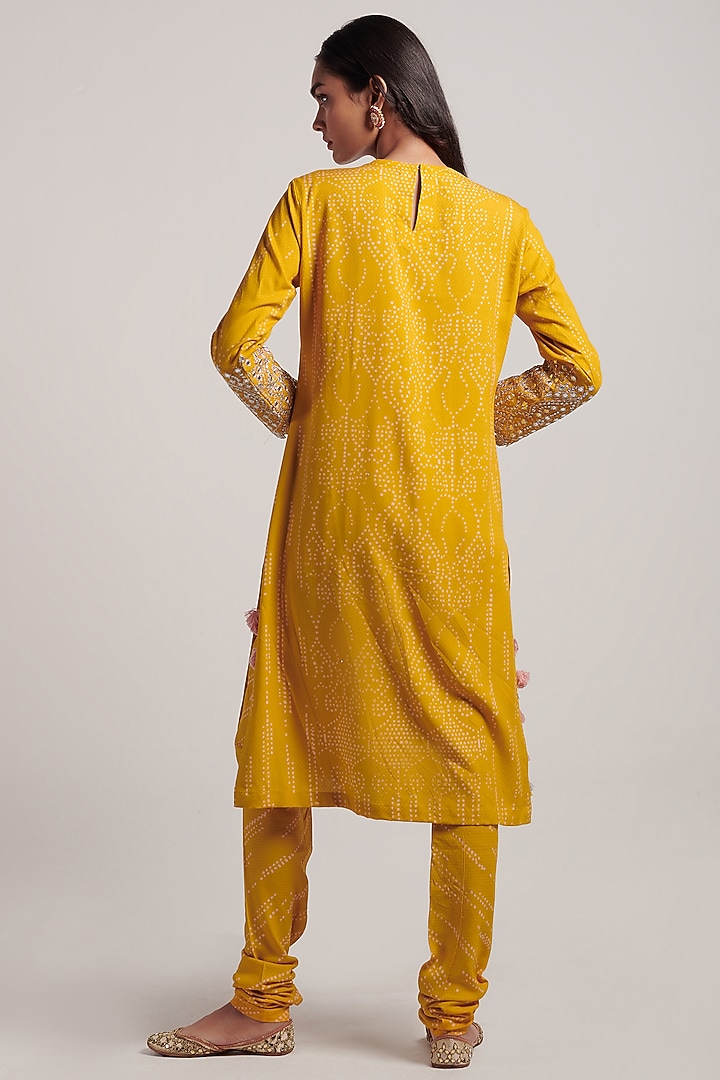 Mustard Embroidered Kurta Set by Inej at Pernia's Pop Up Shop