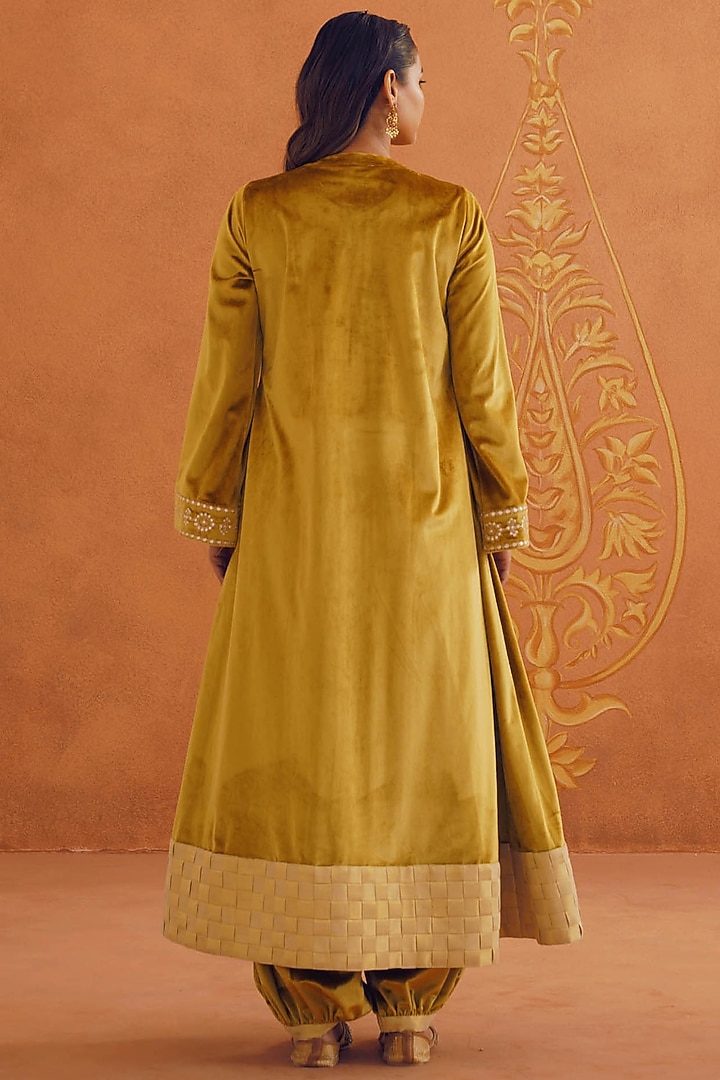 Mustard Velvet Embroidered Gathered Kurta Set by Inej at Pernia's Pop Up Shop